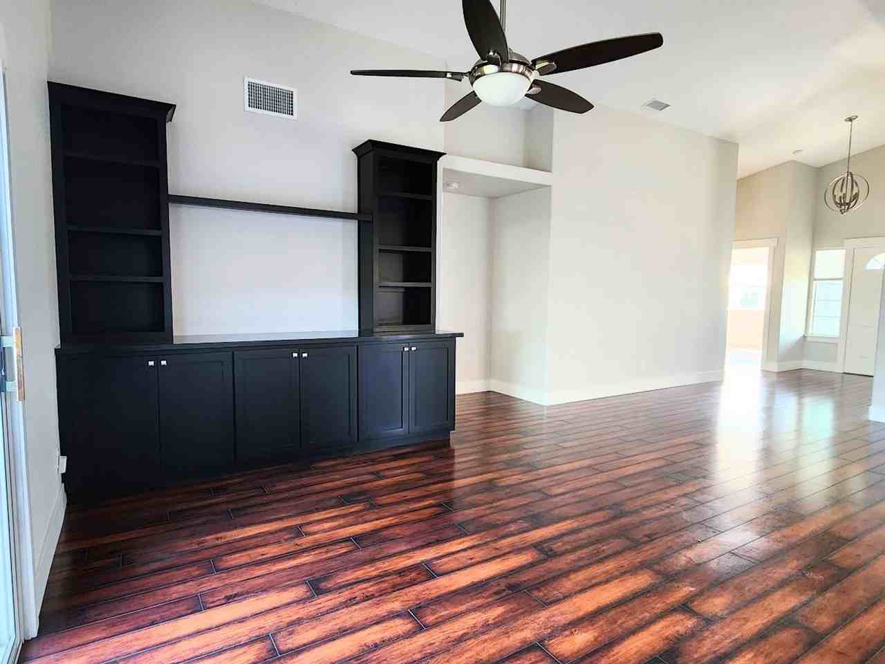 838 Tanis Pl - Photo 6 of 23