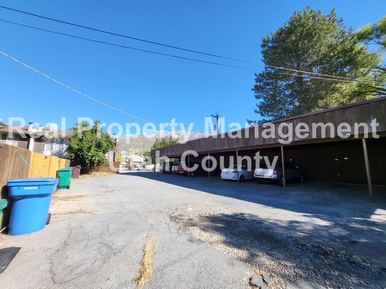 886 N 350 E - Photo 2 of 13