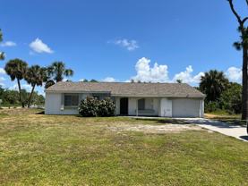 18010 Edgewater Dr - Photo 1 of 1