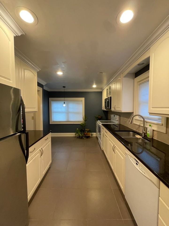 1821 Wallace Ave - Photo 3 of 40