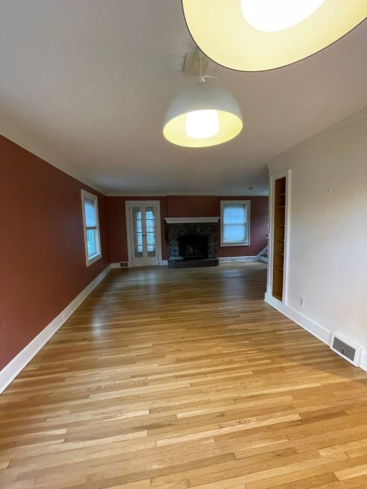 1821 Wallace Ave - Photo 6 of 40