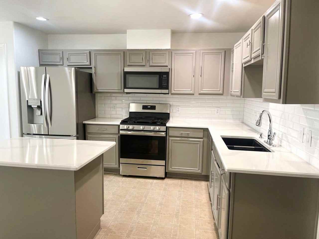 1410 Danby Heath Ln - Photo 2 of 28
