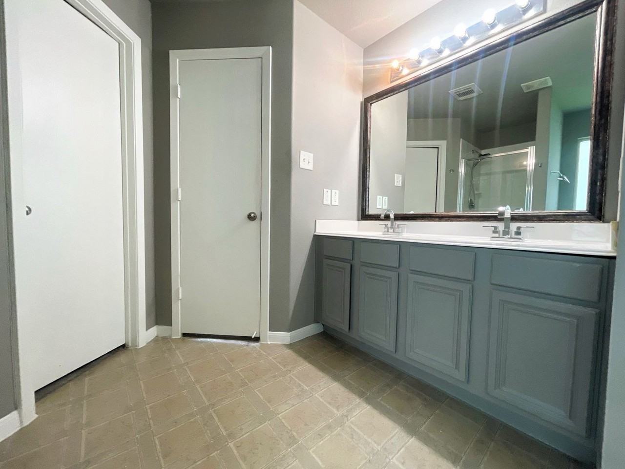 1410 Danby Heath Ln - Photo 4 of 28