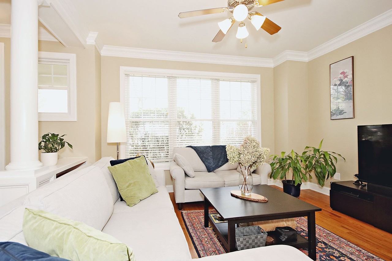 1642 Hathaway St - Photo 2 of 17