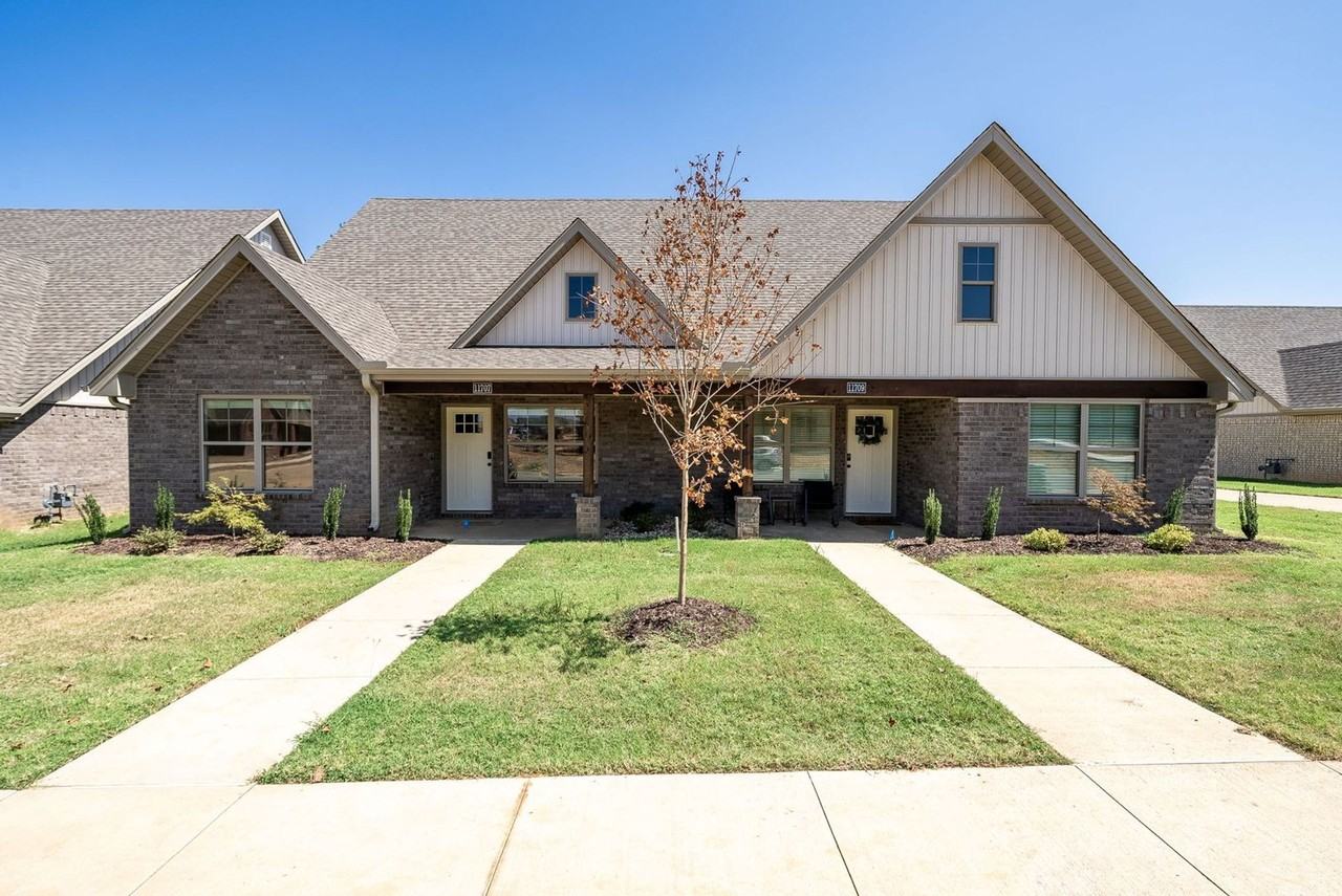 11609 Kenwood Dr - Photo 3 of 19