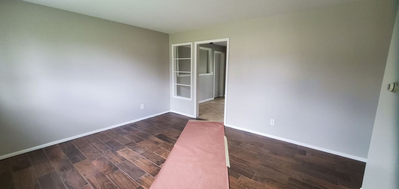 872 Scottswood Rd - Photo 2 of 10