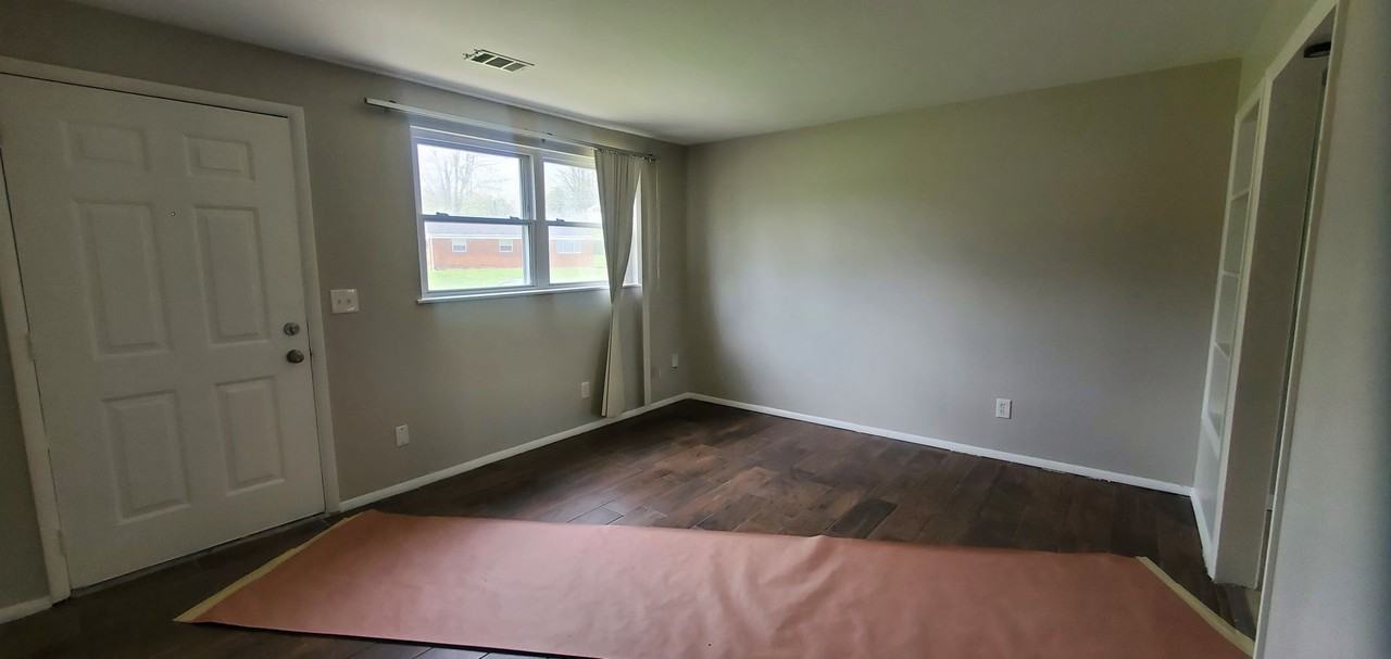 872 Scottswood Rd - Photo 3 of 10