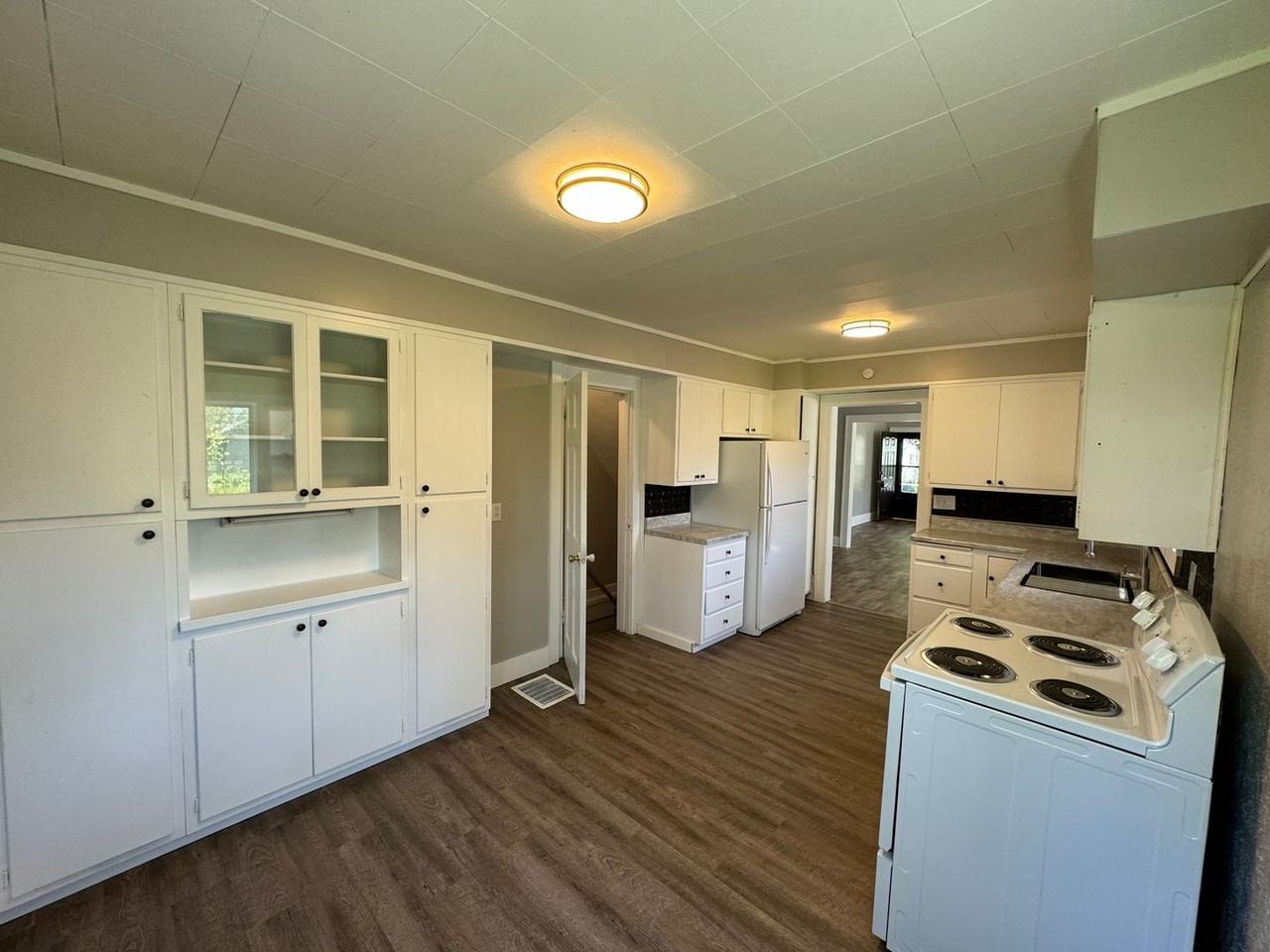 1145 Fremont St - Photo 3 of 10
