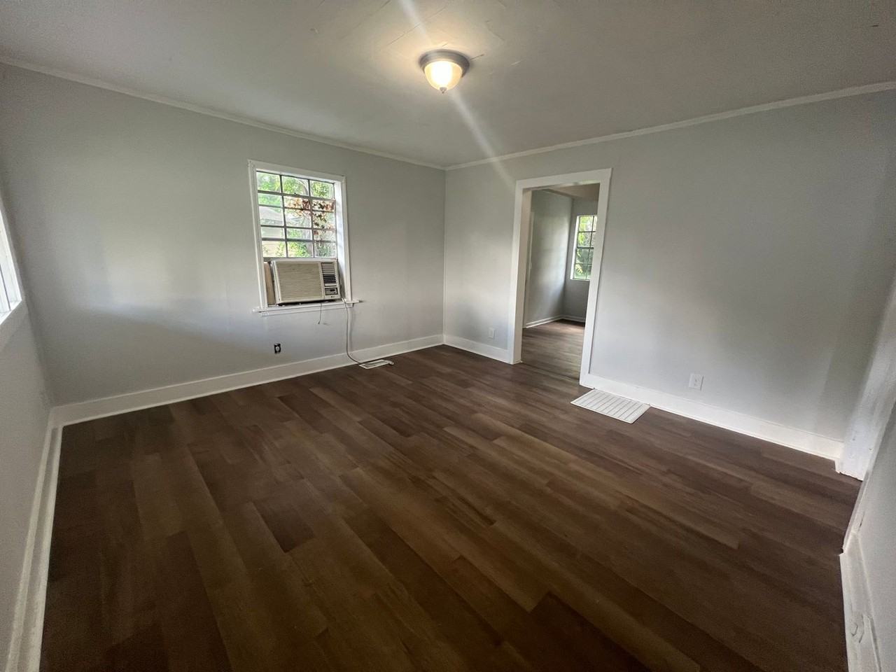 2720 31st Ave - Photo 2 of 12