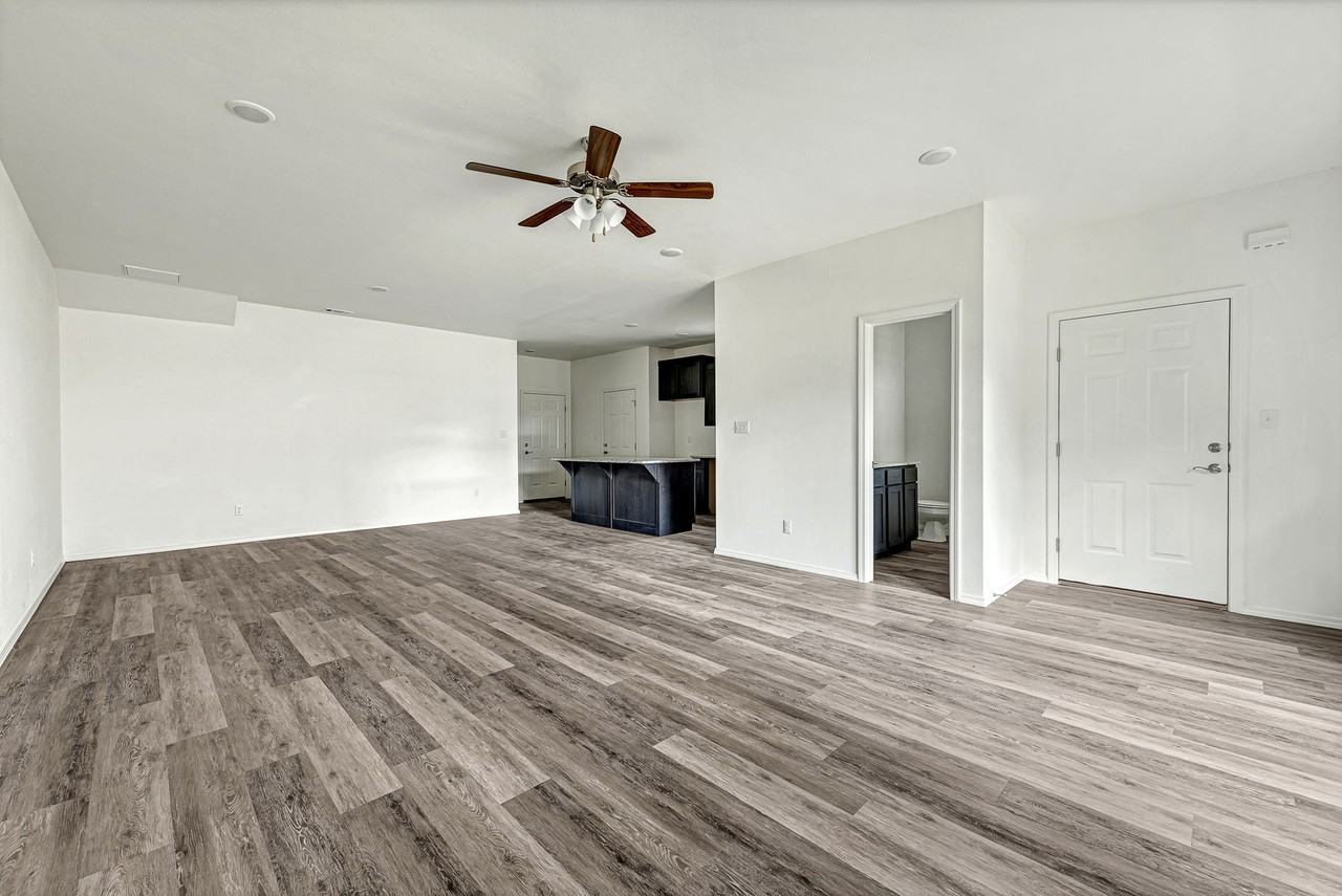 927 S Benchmark Lane - Photo 4 of 18