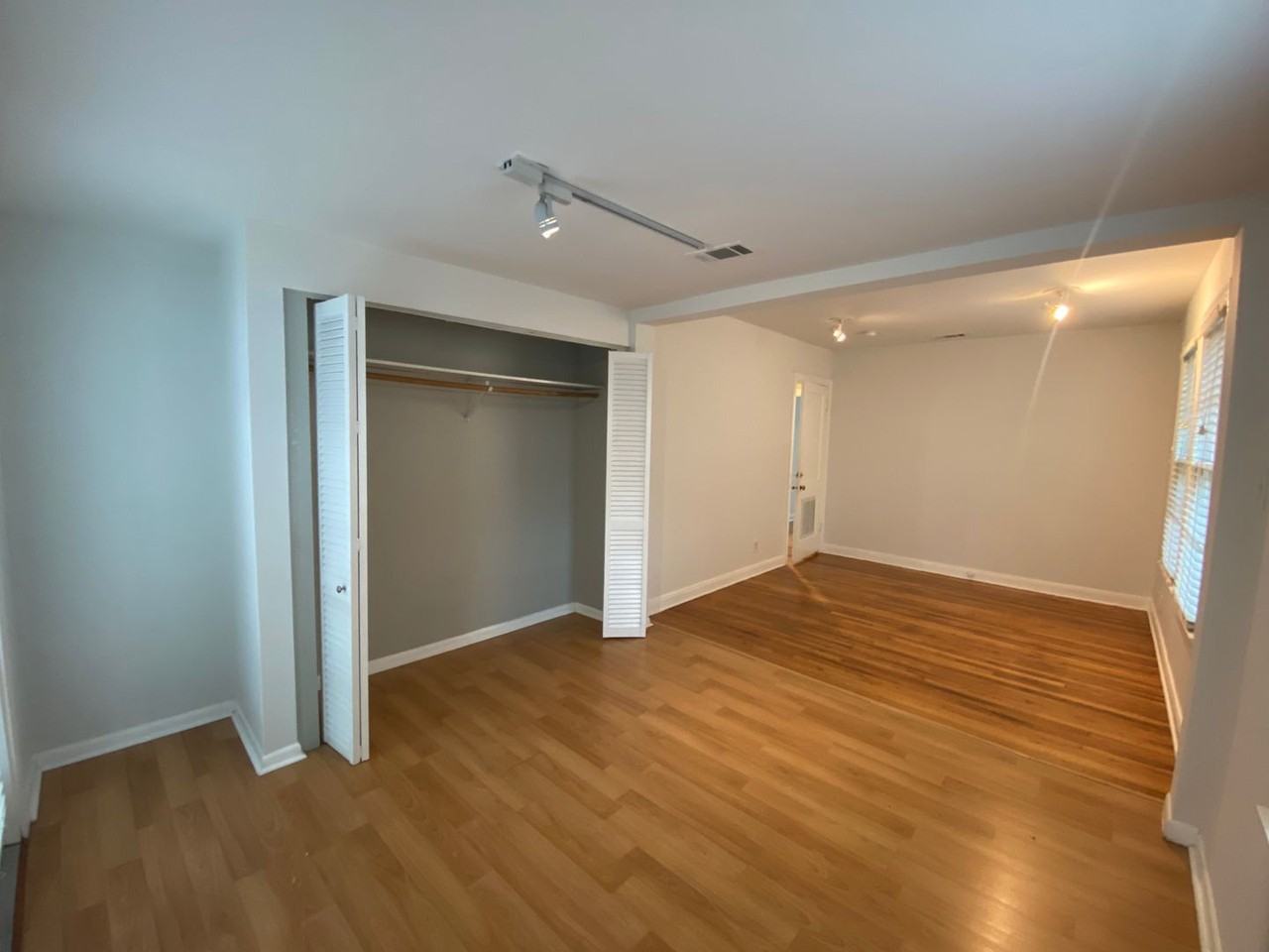 4912 Avenue G - Photo 2 of 19