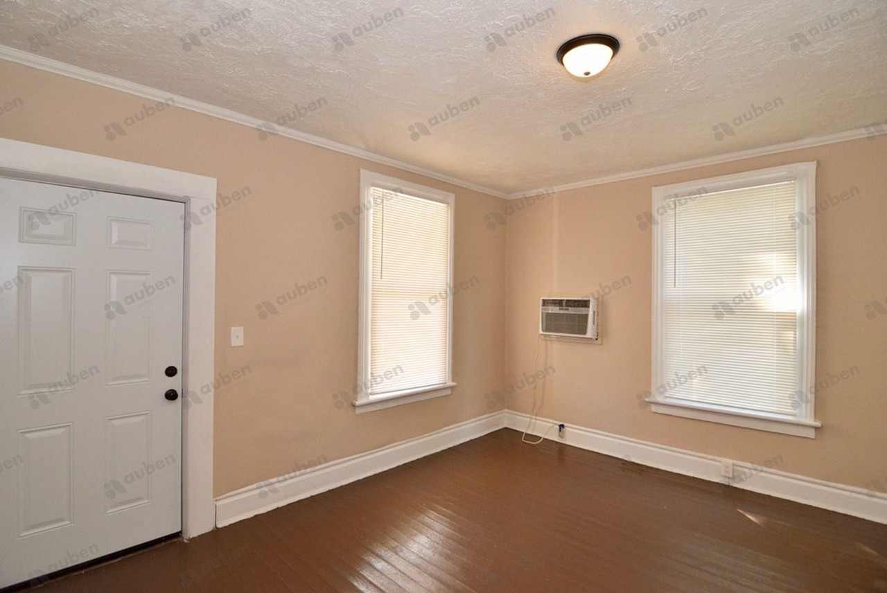 1717 Starnes St - Photo 7 of 23