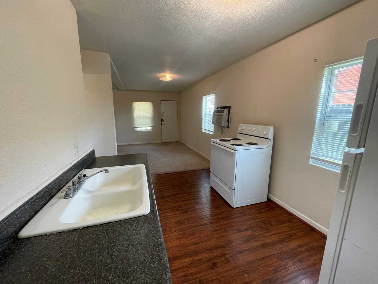 620 Grand Ave - Photo 5 of 7