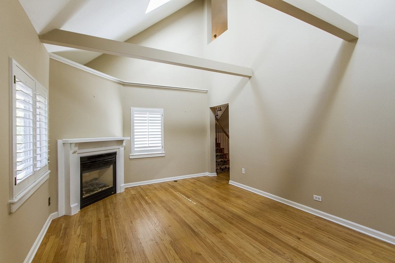 1085 S Race St - Photo 2 of 16