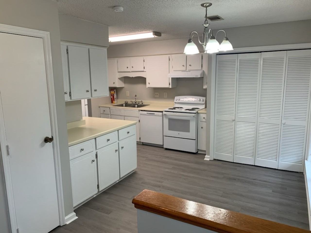 912 Pineland Ave #28 - Photo 3 of 29