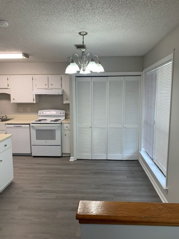 912 Pineland Ave #28 - Photo 4 of 29