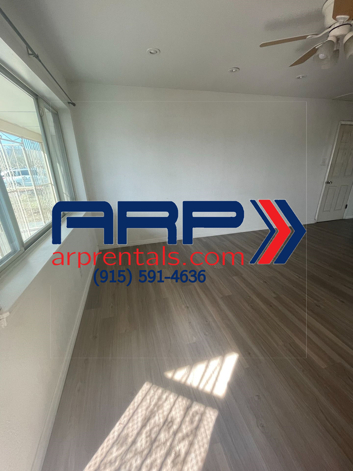 5713 Lexington Dr - Photo 2 of 16