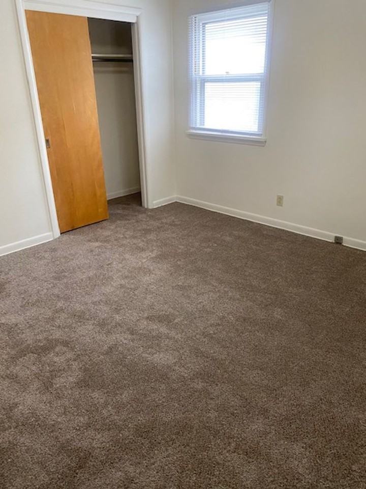 1126 Custer Ave - Photo 6 of 24