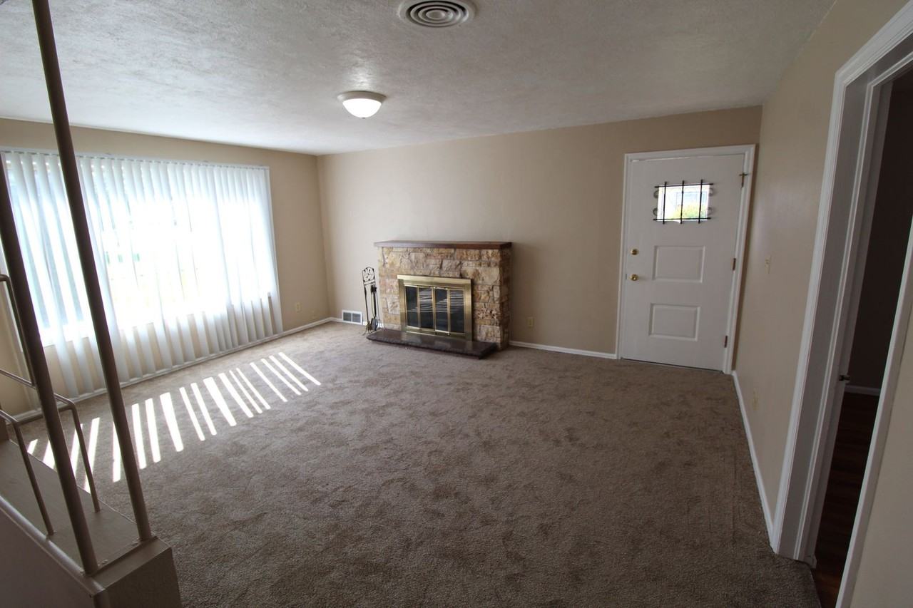 1604 N Smith St - Photo 3 of 22