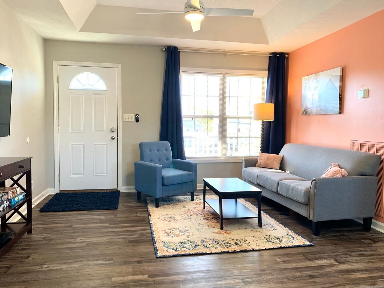 556 Oakmont Dr - Photo 4 of 28