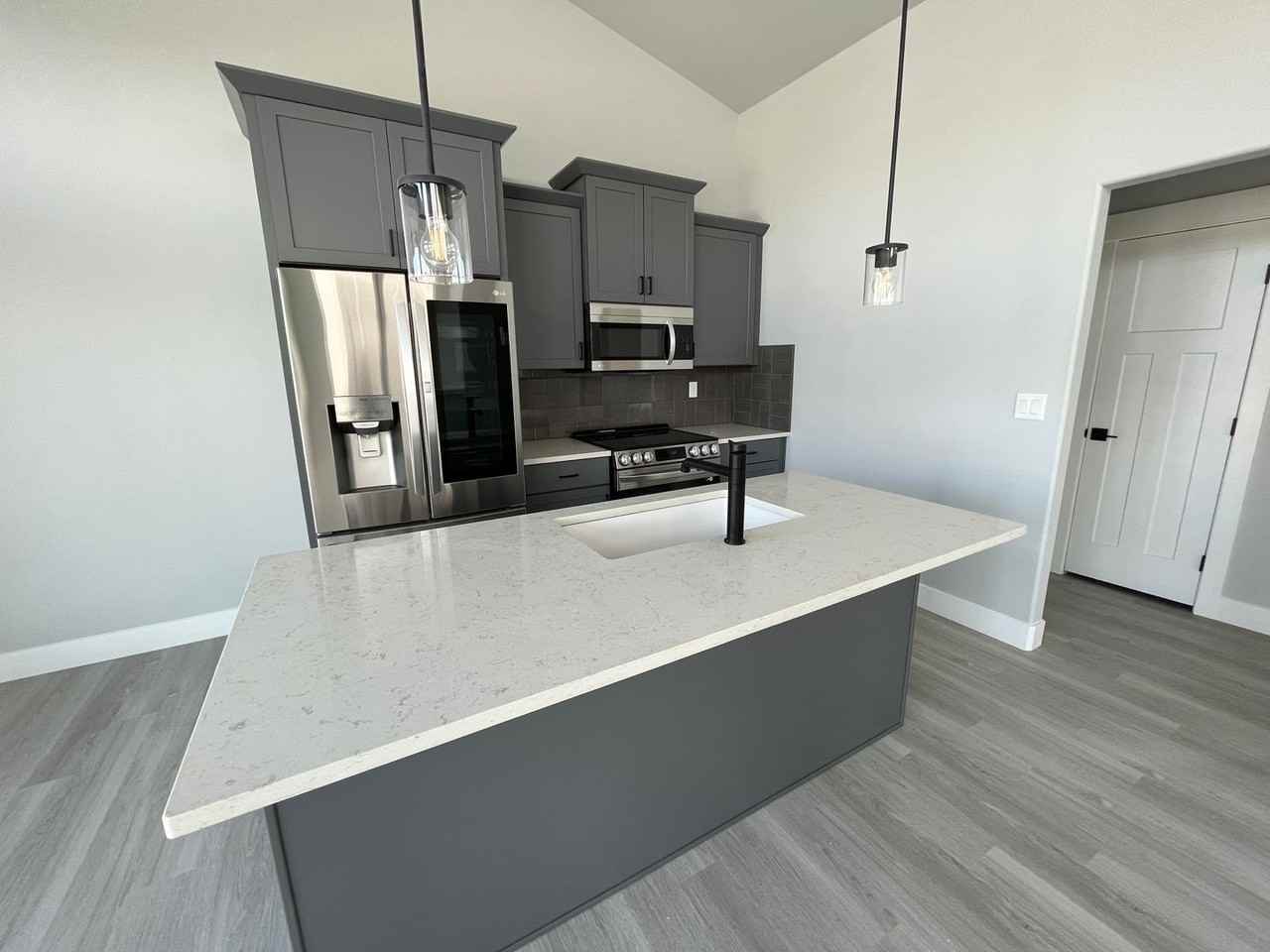 236 Miller Ln - Photo 3 of 6