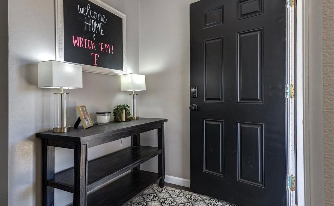 2306 61st St - Photo 3 of 25