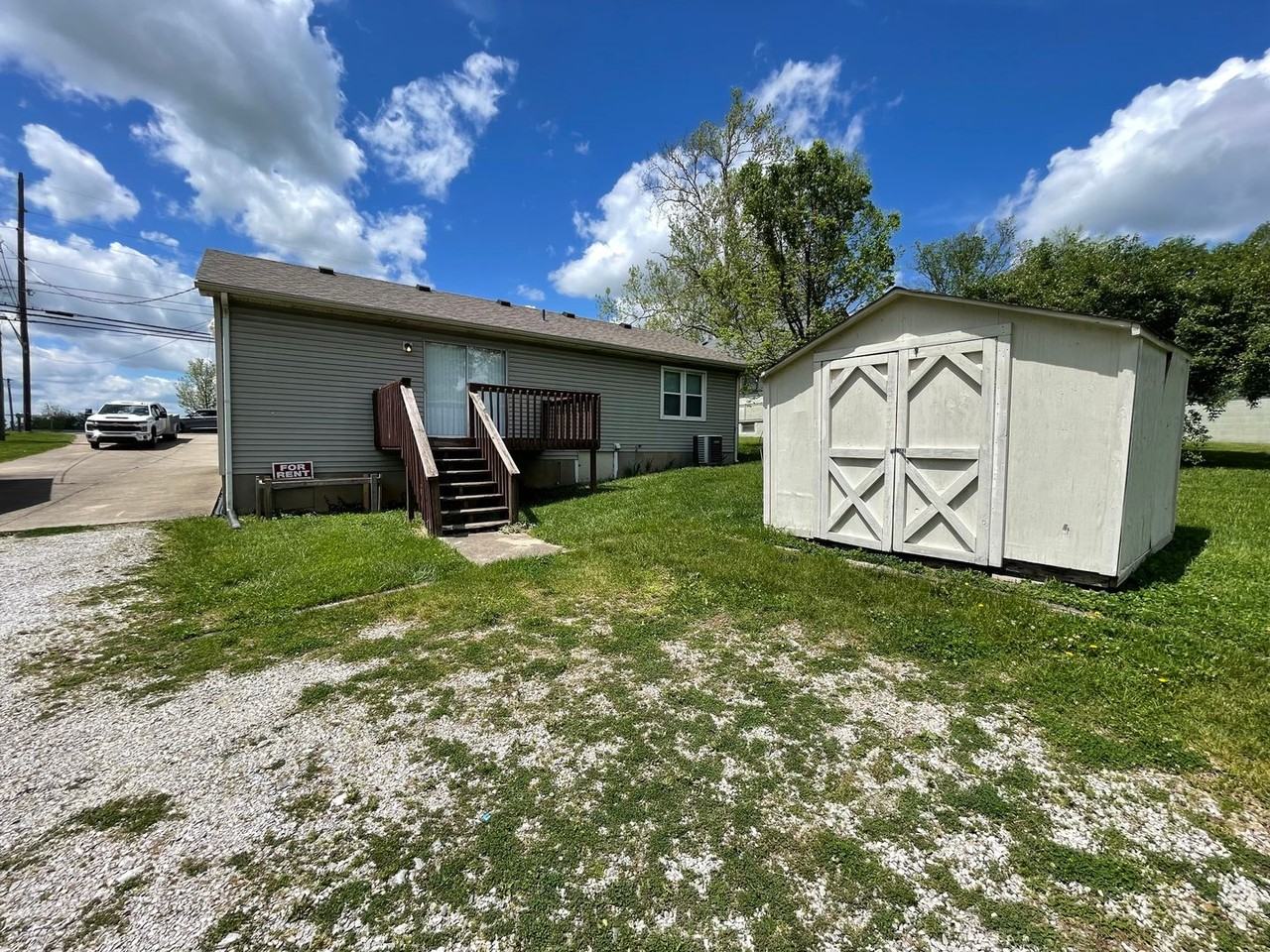 111 Smithfield Rd - Photo 3 of 16