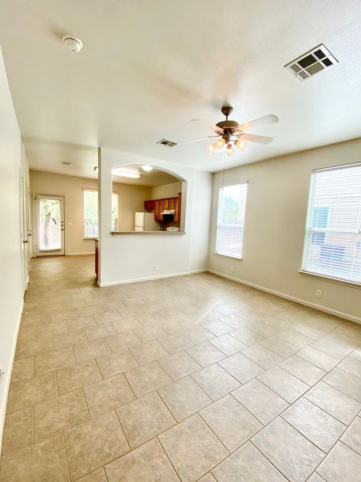 2406 Allred Dr - Photo 4 of 12