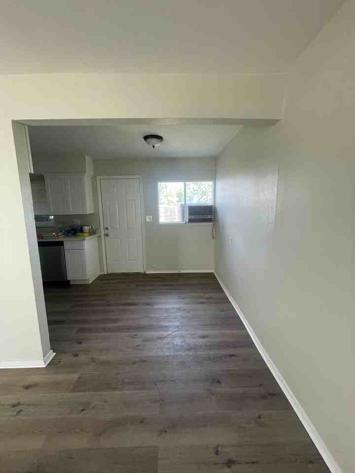 15360 Lucille St - Photo 3 of 11