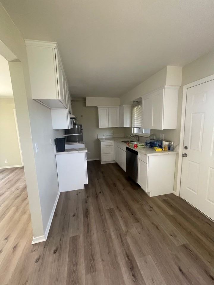 15360 Lucille St - Photo 4 of 11
