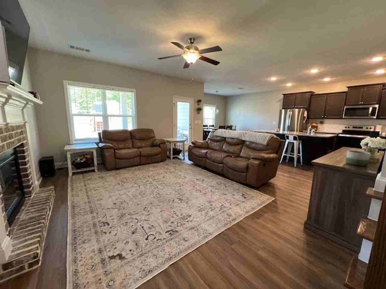 1152 Elias Sta - Photo 3 of 16