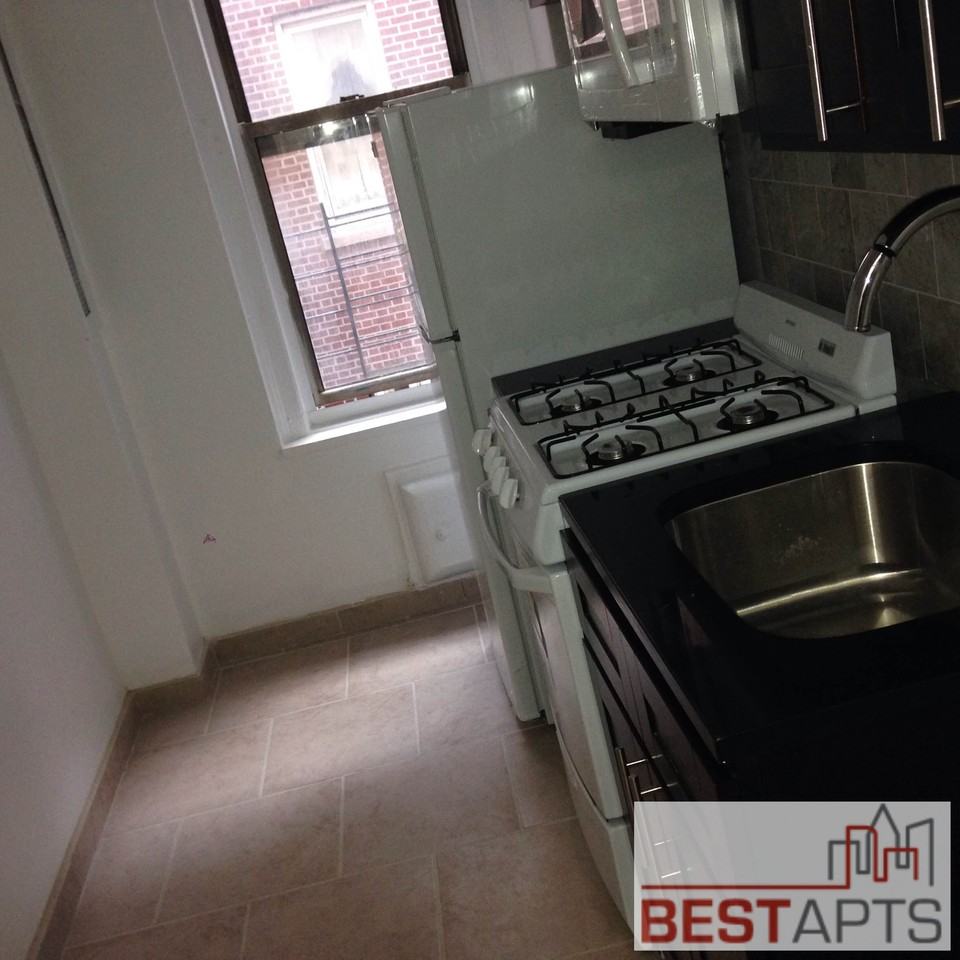 St Nicholas Ave & W 170th St #3e