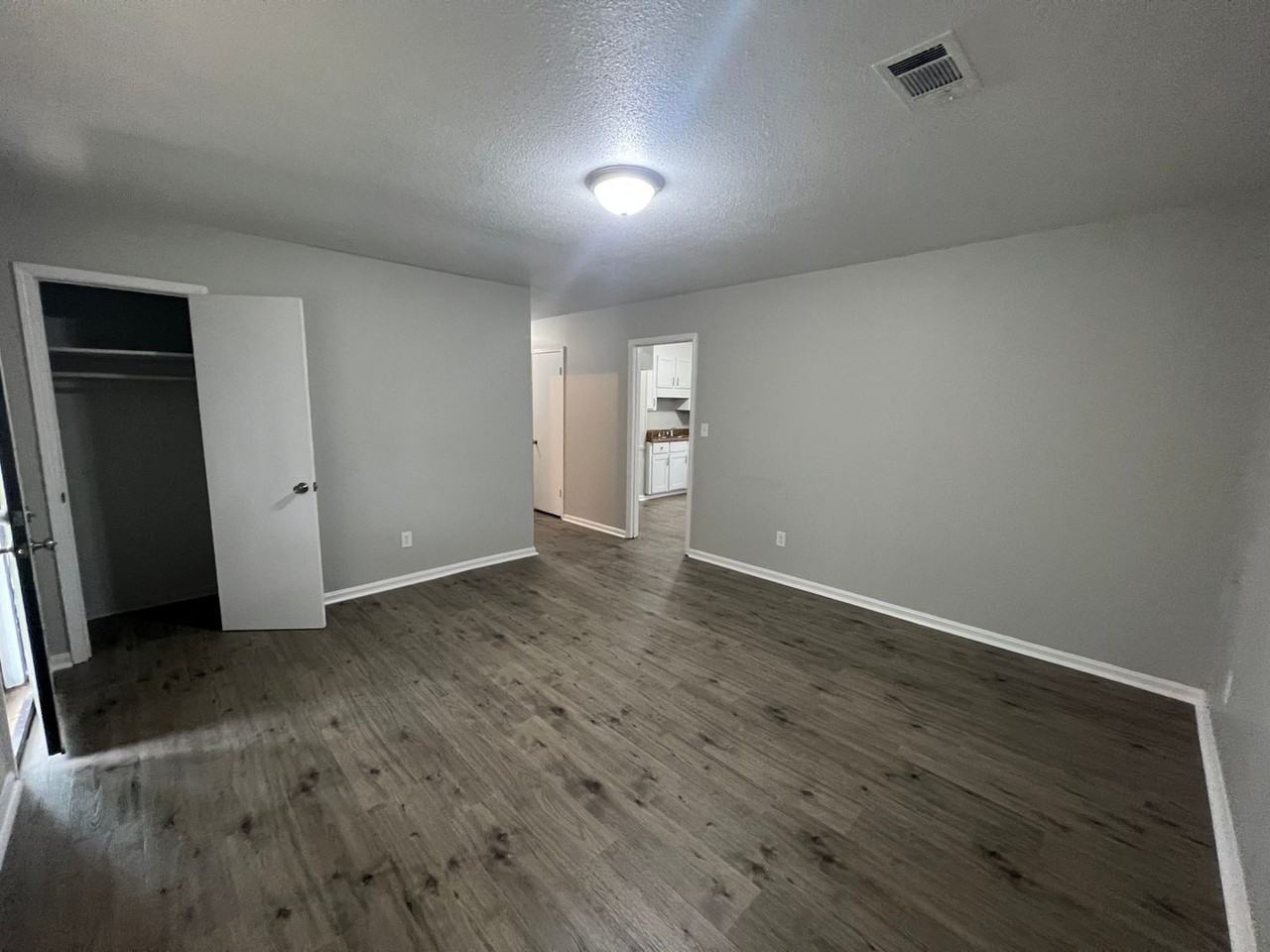 3112 42nd Ave - Photo 5 of 24