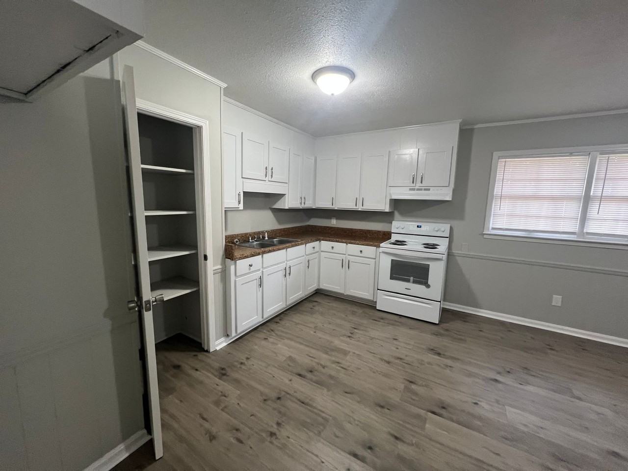 3112 42nd Ave - Photo 7 of 24