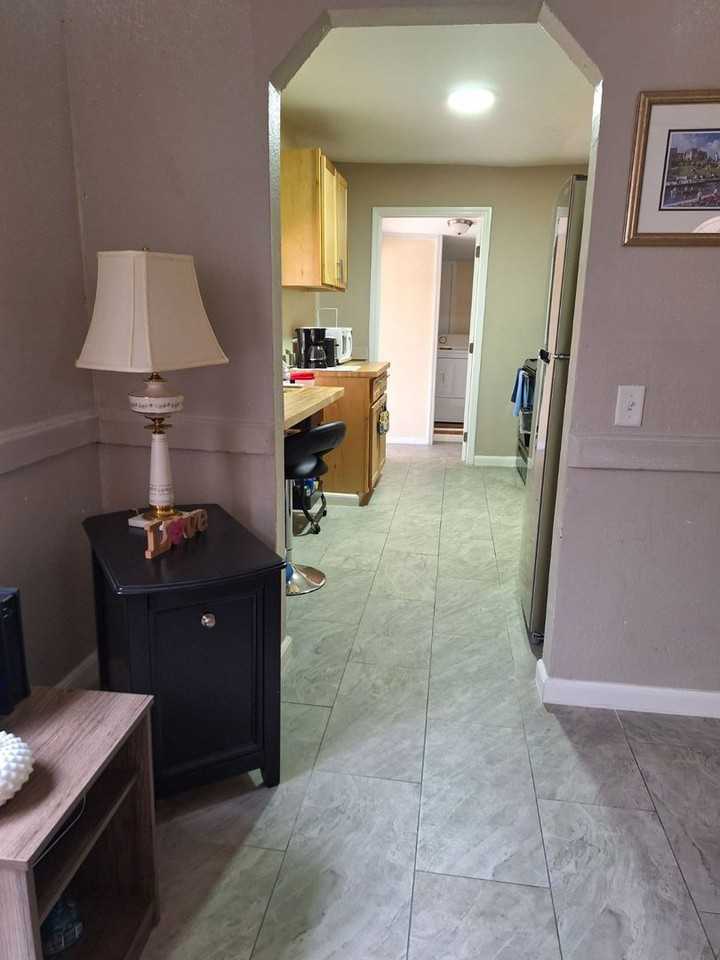 318 2nd St - Photo 3 of 9