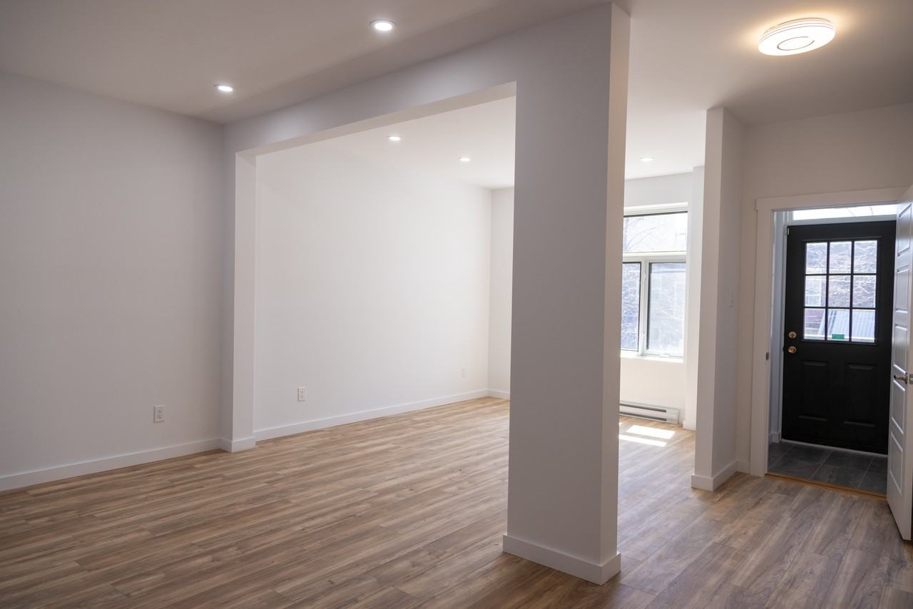 433 Rue Rielle - Photo 2 of 11