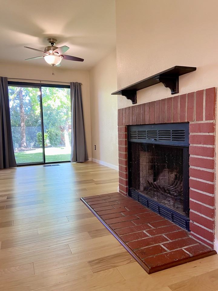 Renwick Ln #2214 - Photo 3 of 13