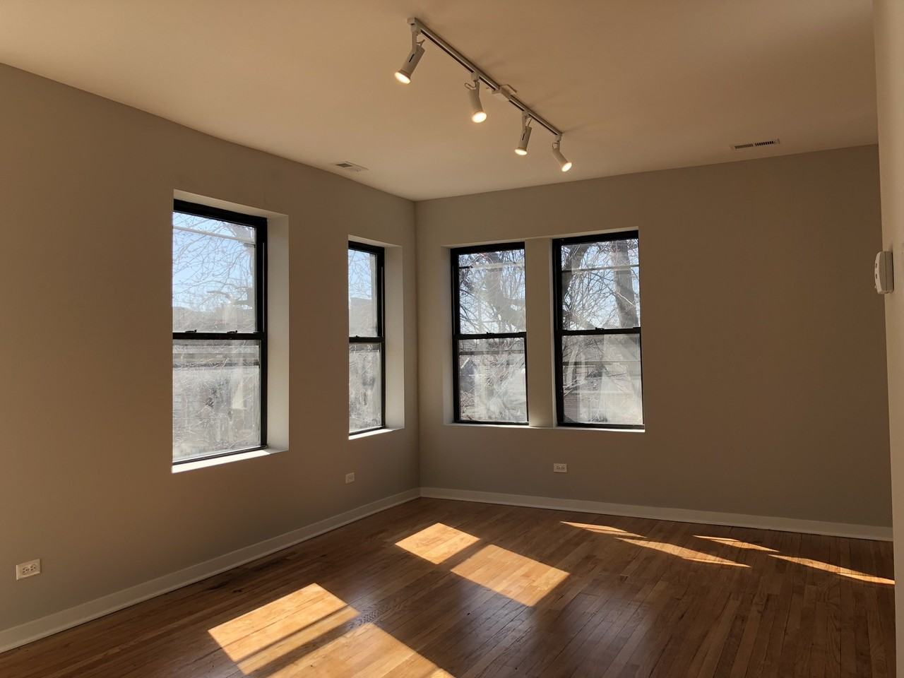 4821 N Christiana Ave #1W - Photo 3 of 10