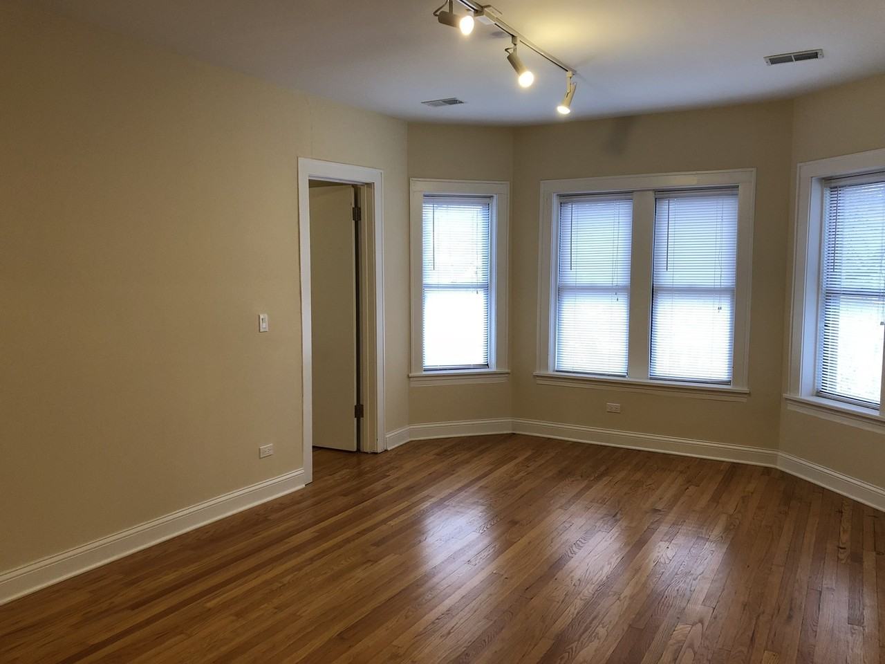 3941 W Belle Plaine Ave #3 - Photo 3 of 11
