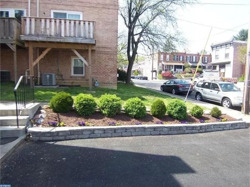 1814 W 16th St #NA - Photo 2 of 14