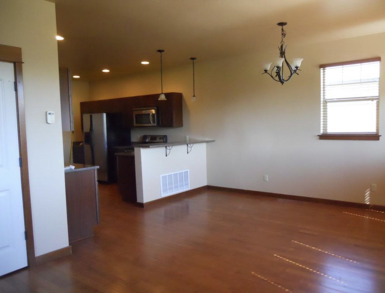 692 Westgate Ave #C - Photo 4 of 18