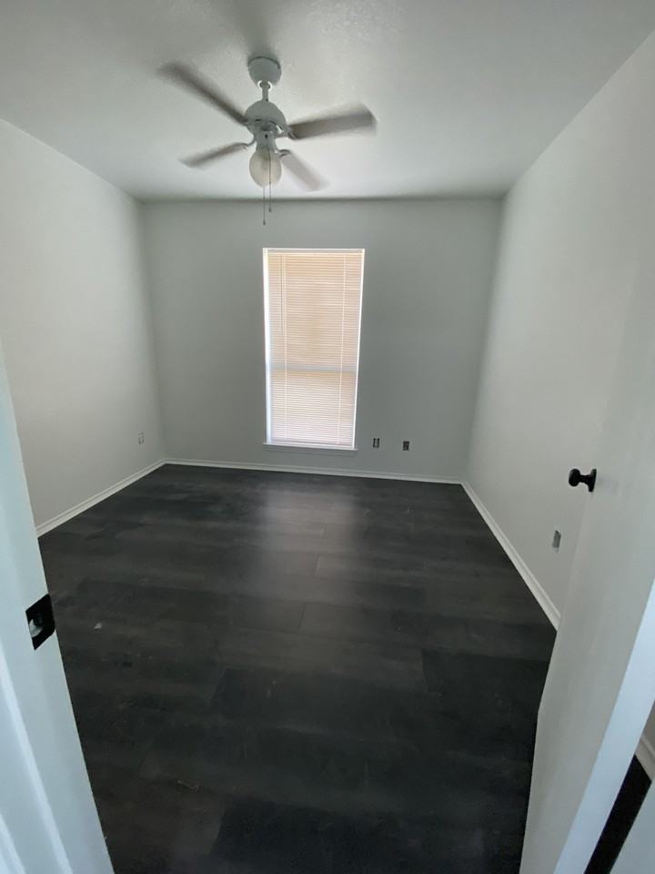 3017 Hillsdale St #NA - Photo 3 of 7