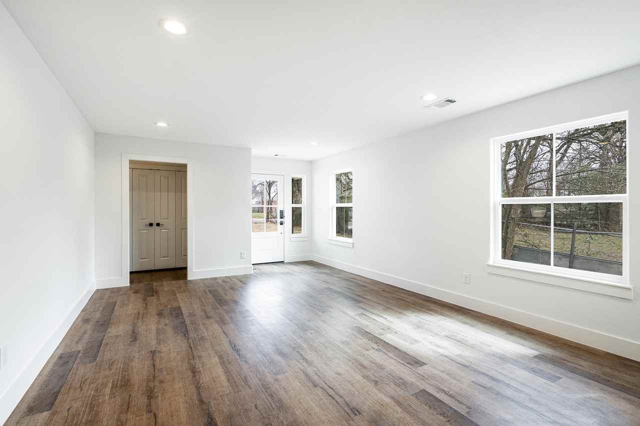 1521 S Rusk Ave #NA - Photo 7 of 34