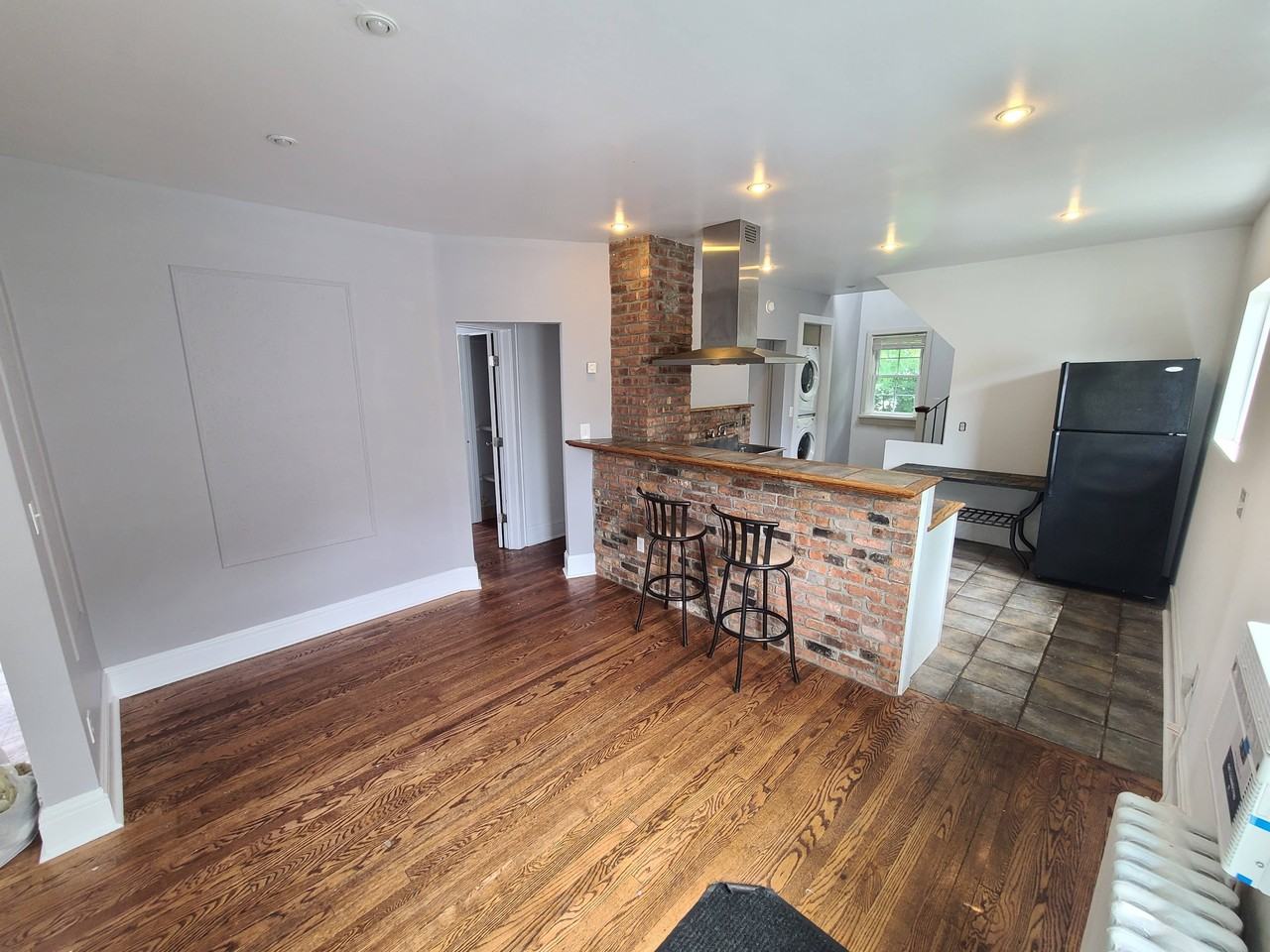 120 Hollywood Ave #B - Photo 3 of 21