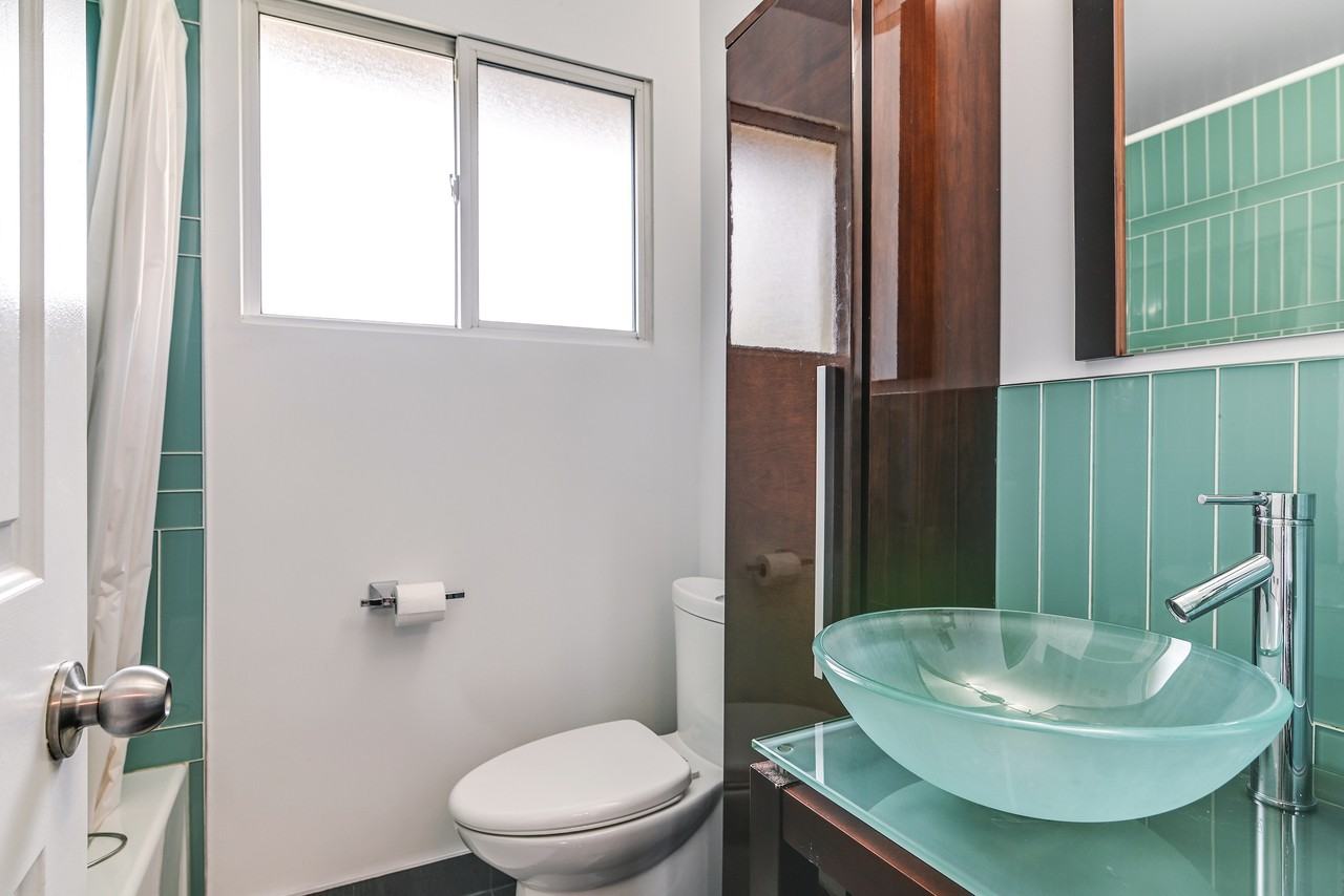 729 Stiles Crescent - Photo 6 of 8