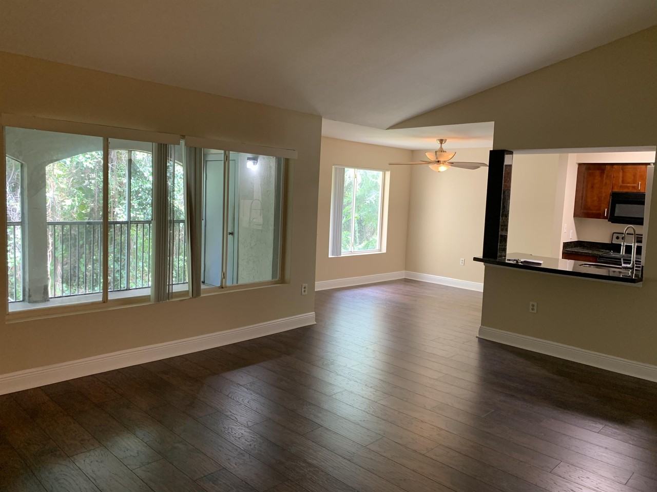 2440 Nw 33rd St - Photo 6 of 32