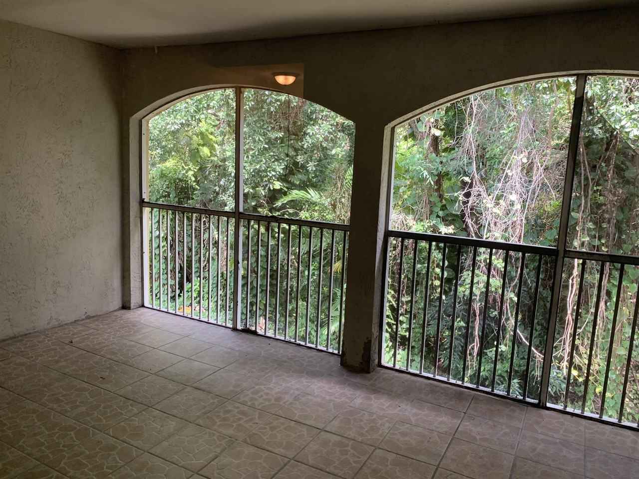 2440 Nw 33rd St - Photo 7 of 32