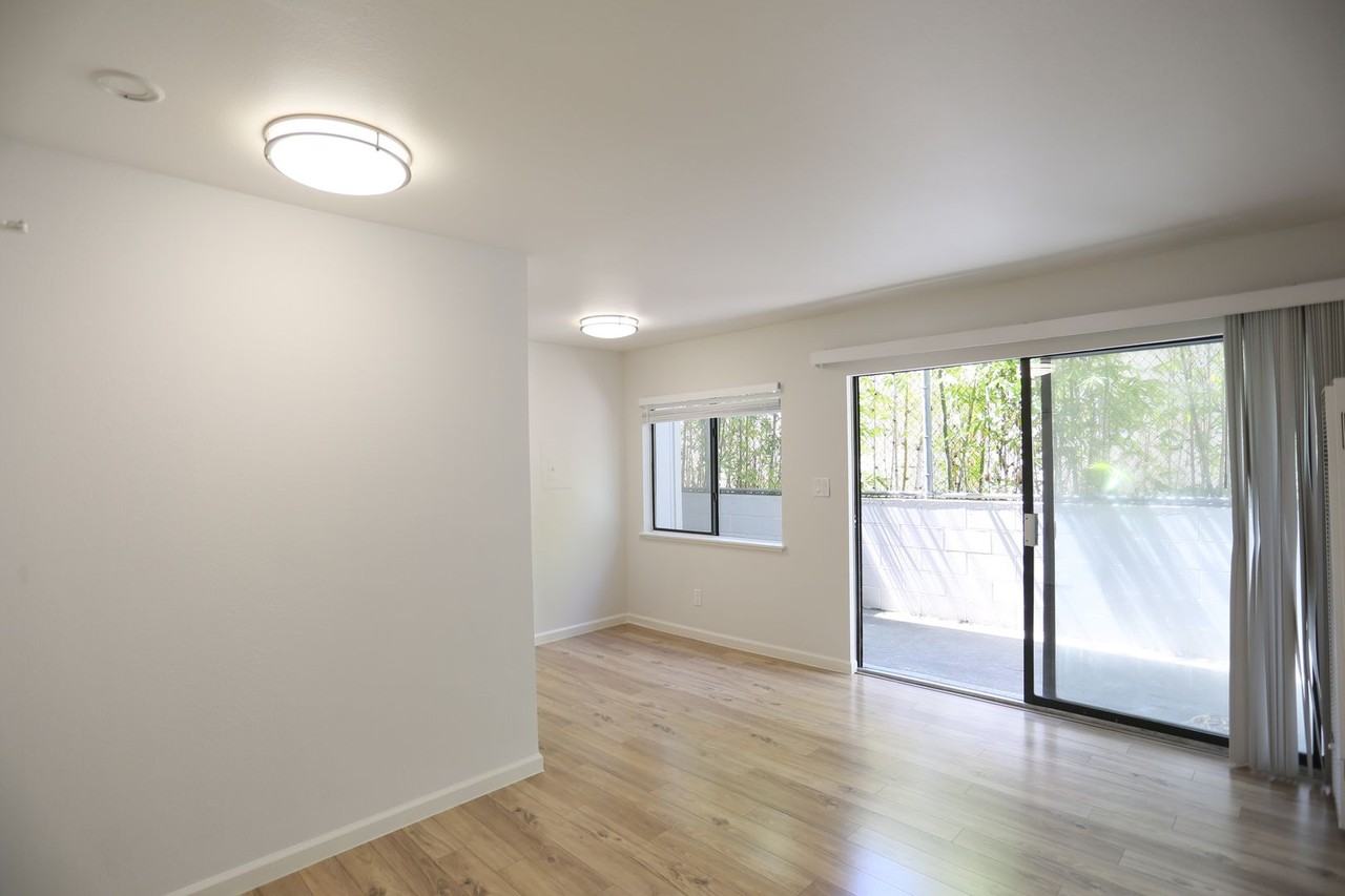 301 Jayne Ave - Photo 2 of 15