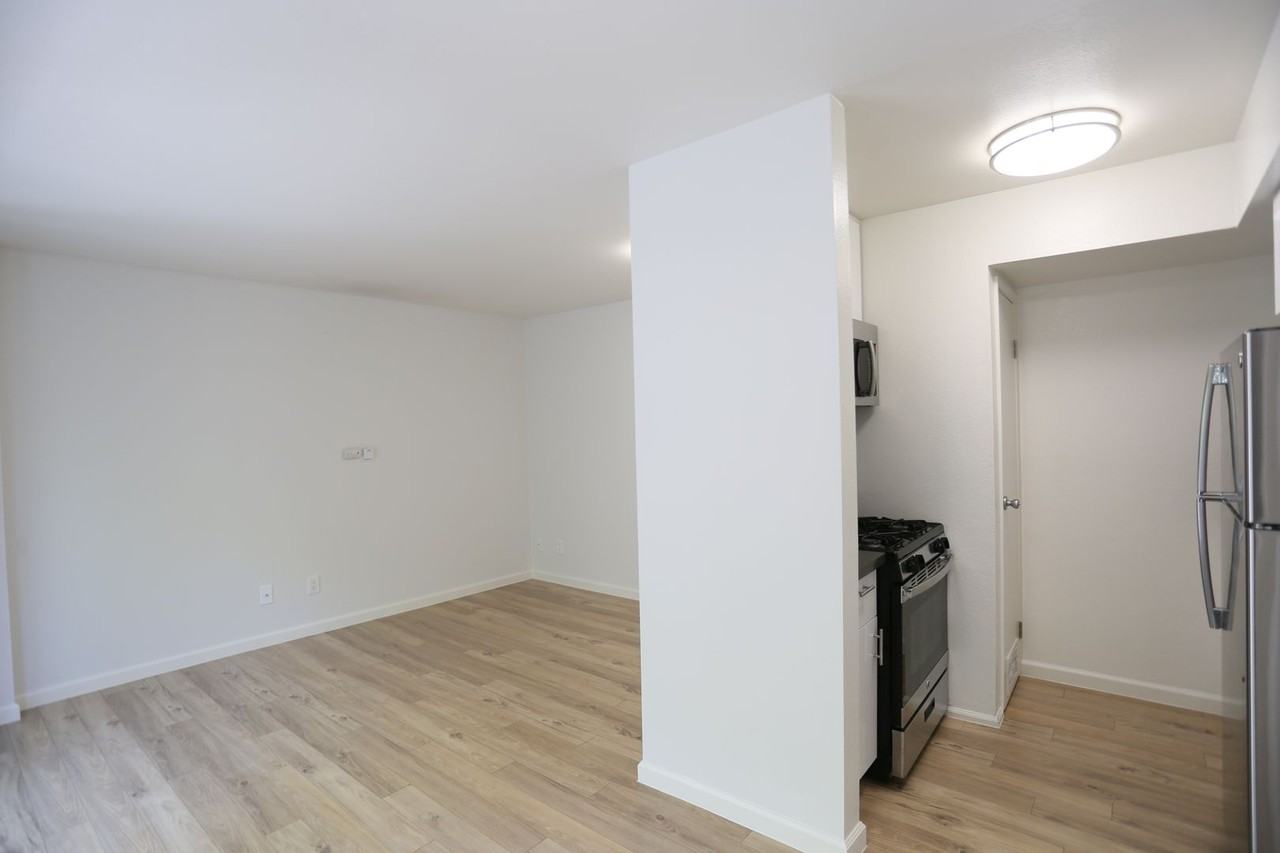 301 Jayne Ave - Photo 6 of 15