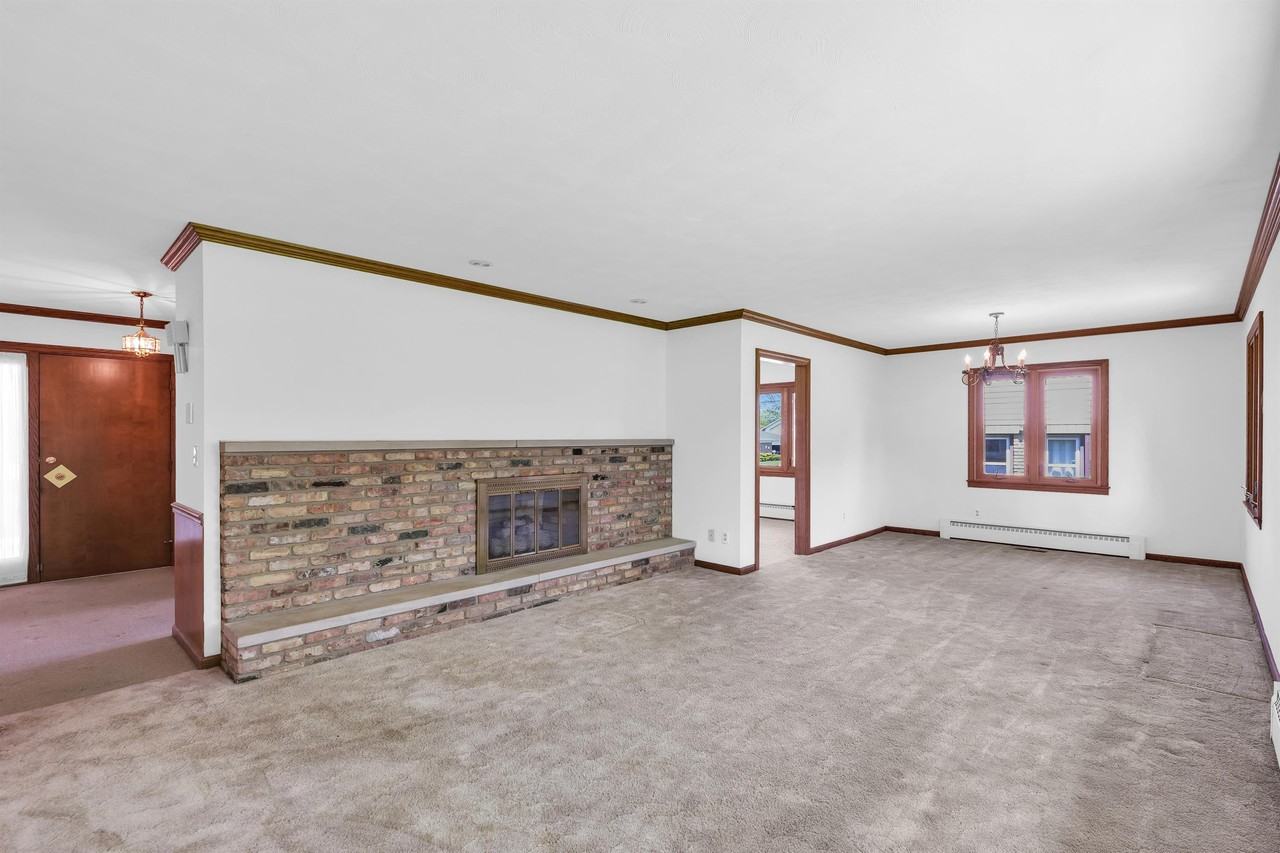 1702 Golfview Dr #1 - Photo 3 of 16